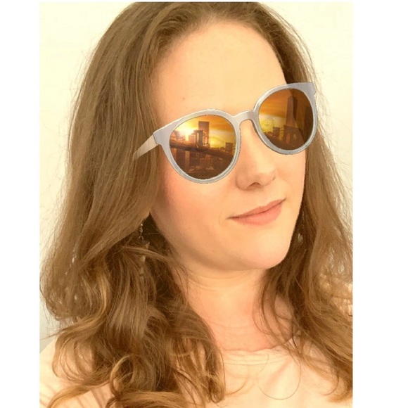 Meet your Posher, Tracey - Picture 2 of 2